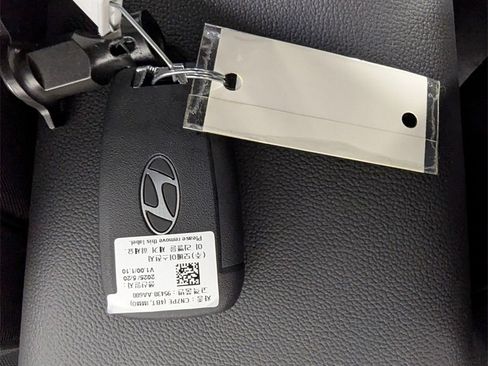 New 2025 Hyundai Elantra SE image 28