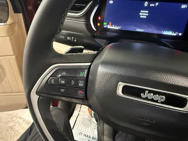 Used 2023 Jeep Grand Cherokee Limited AWD/4WD image 48