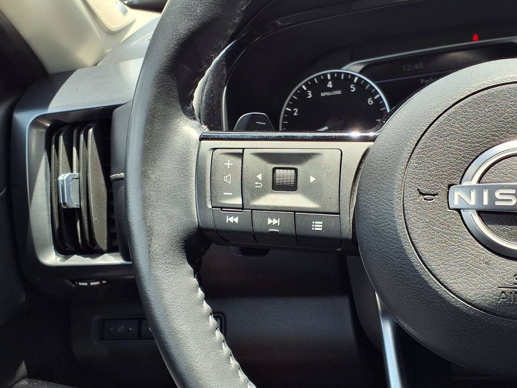 Used 2024 Nissan Pathfinder SL w/ SL Premium Package FWD image 14