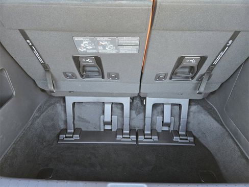 New 2026 Kia Carnival EX image 22