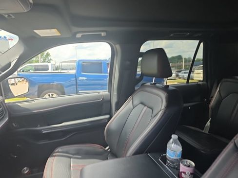 Used 2024 Ford Expedition Limited RWD image 16