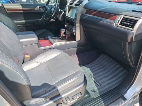 Used 2019 Lexus GX 460 Premium AWD/4WD image 32