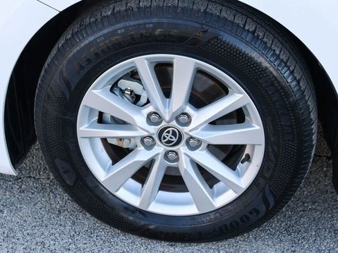 Used 2025 Toyota Camry LE image 7