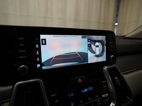 Certified 2023 Kia Sorento SX Prestige w/ Panoramic Sunroof Package AWD/4WD image 20