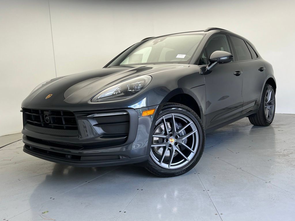 Used 2026 Porsche Macan AWD/4WD image 1