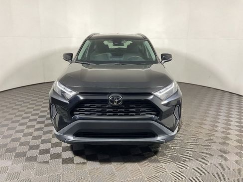 Used 2022 Toyota RAV4 XLE w/ Convenience Package image 5