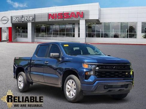 Used 2022 Chevrolet Silverado 1500 Custom AWD/4WD image 1