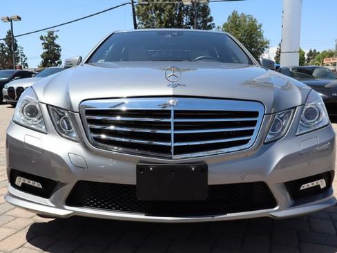 Used 2010 Mercedes-Benz E 550 Sedan image 9