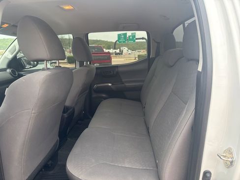 Used 2020 Toyota Tacoma SR5 image 9