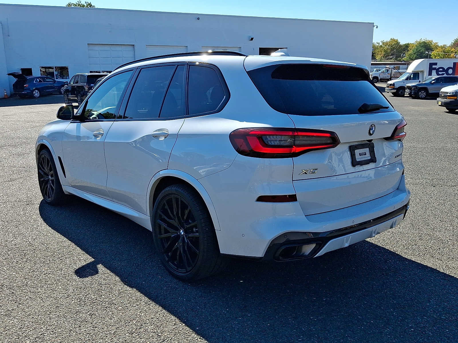 Used 2021 BMW X5 xDrive40i w/ M Sport Package AWD/4WD image 3