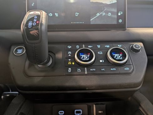 Used 2024 Land Rover Defender 130 V8 image 23