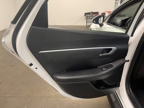 Used 2023 Hyundai Sonata SE w/ Cargo Package image 19