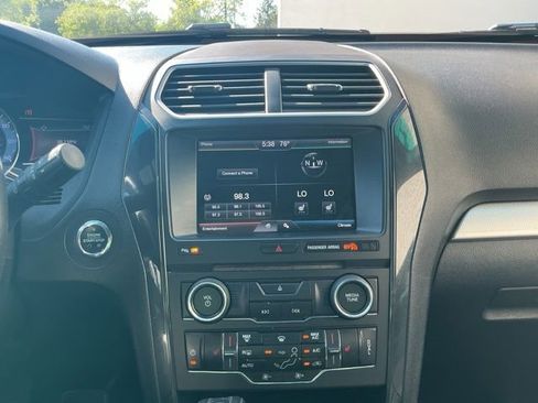 Used 2016 Ford Explorer XLT w/ Equipment Group 202A AWD/4WD image 21