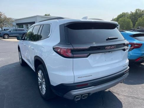 Used 2026 GMC Acadia Elevation w/ Elevation Premium Package FWD image 13