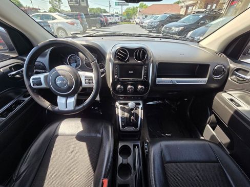 Used 2017 Jeep Compass Latitude AWD/4WD image 21
