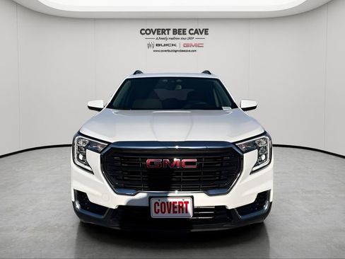 Used 2022 GMC Terrain SLE w/ Driver Convenience Package image 2