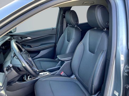 Used 2025 Buick Encore GX Preferred FWD image 25