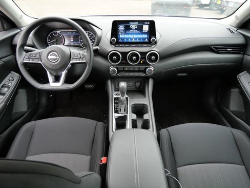 New 2025 Nissan Sentra SV image 7