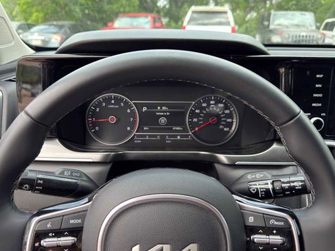 Certified 2023 Kia Sorento S FWD image 17