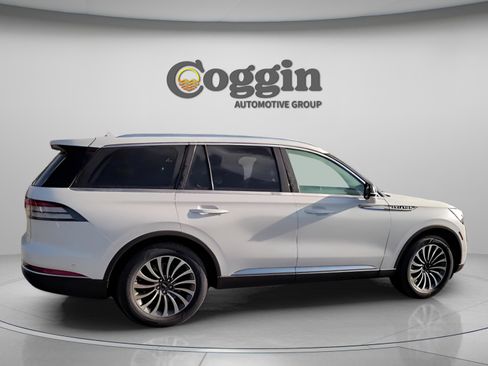 Used 2022 Lincoln Aviator Reserve w/ Equipment Group 201A image 12