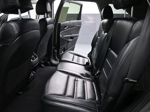 Used 2017 Kia Sorento EX image 18