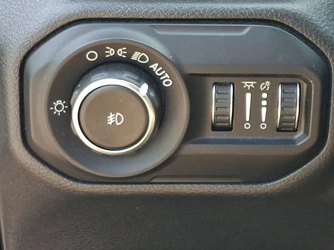 Used 2018 Jeep Wrangler Sport AWD/4WD image 23