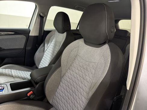 Used 2025 Volkswagen Tiguan S AWD/4WD image 13