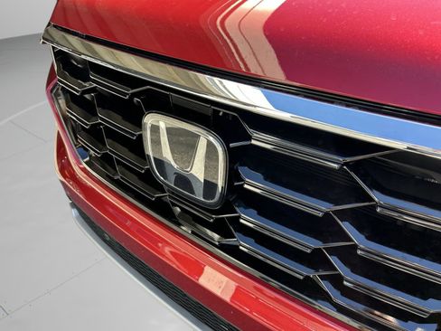 Certified 2025 Honda Pilot Touring image 21