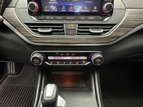 Used 2019 Nissan Altima 2.5 Platinum FWD image 16