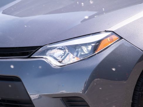 Used 2015 Toyota Corolla L FWD image 14