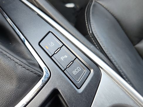 Used 2015 Cadillac SRX Luxury w/ Driver Awareness Package AWD/4WD image 28