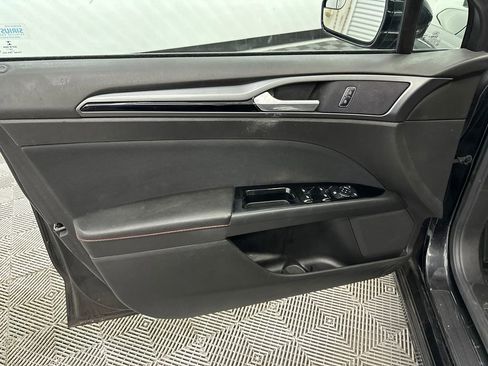 Used 2015 Ford Fusion SE w/ Equipment Group 201A image 11