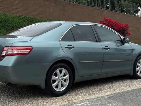 Used 2010 Toyota Camry LE FWD image 7