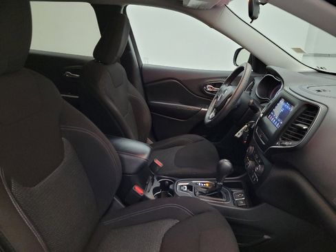 Used 2019 Jeep Cherokee Latitude w/ Popular Appearance Group image 21