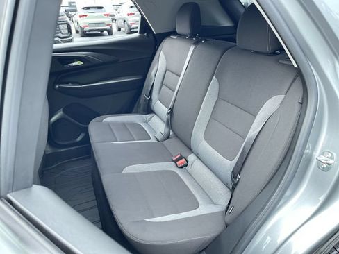 Used 2024 Chevrolet TrailBlazer LT w/ LT Cold Weather Package FWD image 22