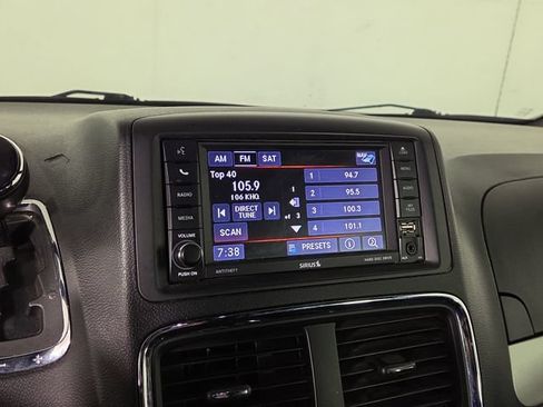Used 2020 Dodge Grand Caravan GT FWD image 18