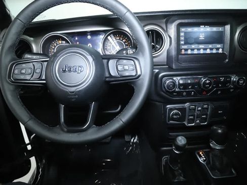 Used 2018 Jeep Wrangler Unlimited Sport S AWD/4WD image 28