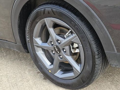 Used 2025 Kia K4 FWD image 7