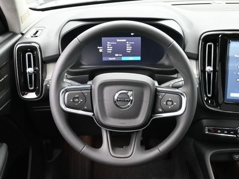 New 2025 Volvo XC40 B5 Plus w/ Climate Package AWD/4WD image 17