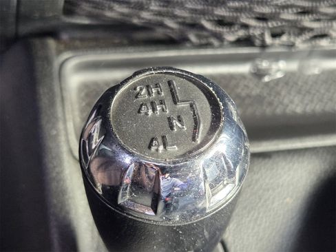 Used 2018 Jeep Wrangler Unlimited Sport w/ Connectivity Group image 19