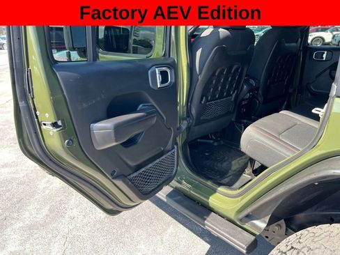 Used 2021 Jeep Wrangler Unlimited Rubicon AWD/4WD image 17