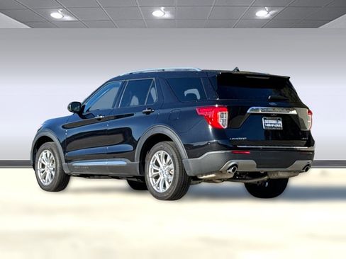 Used 2024 Ford Explorer Limited image 3