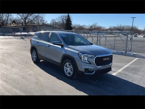Certified 2024 GMC Terrain SLE image 2