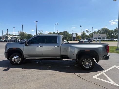 Used 2024 GMC Sierra 3500 Denali Ultimate AWD/4WD image 7