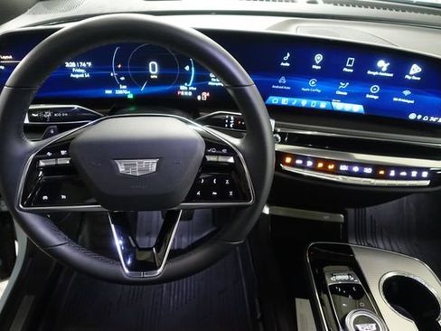 Used 2024 Cadillac Lyriq Tech AWD/4WD image 12