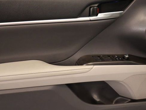 Used 2022 Toyota Camry XLE AWD/4WD image 10