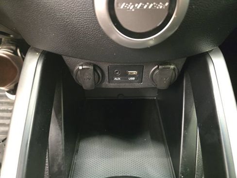 Used 2016 Hyundai Veloster FWD image 22