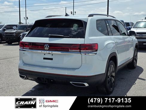 Used 2024 Volkswagen Atlas SE w/ Black Wheel Package FWD image 6