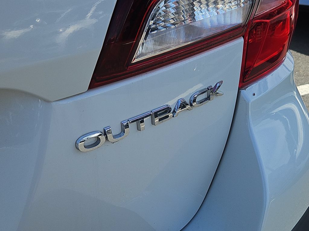 Used 2019 Subaru Outback 2.5i Limited AWD/4WD image 12