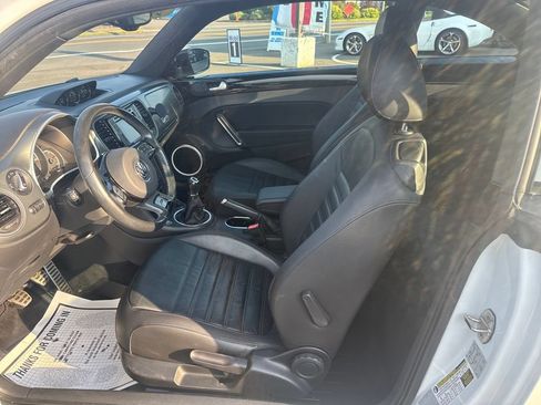 Used 2016 Volkswagen Beetle R-Line SE FWD image 9